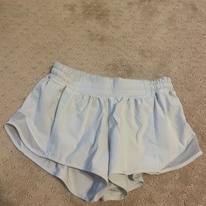 Lululemon Hotty Hot Low-Rise Lined Short 2.5"